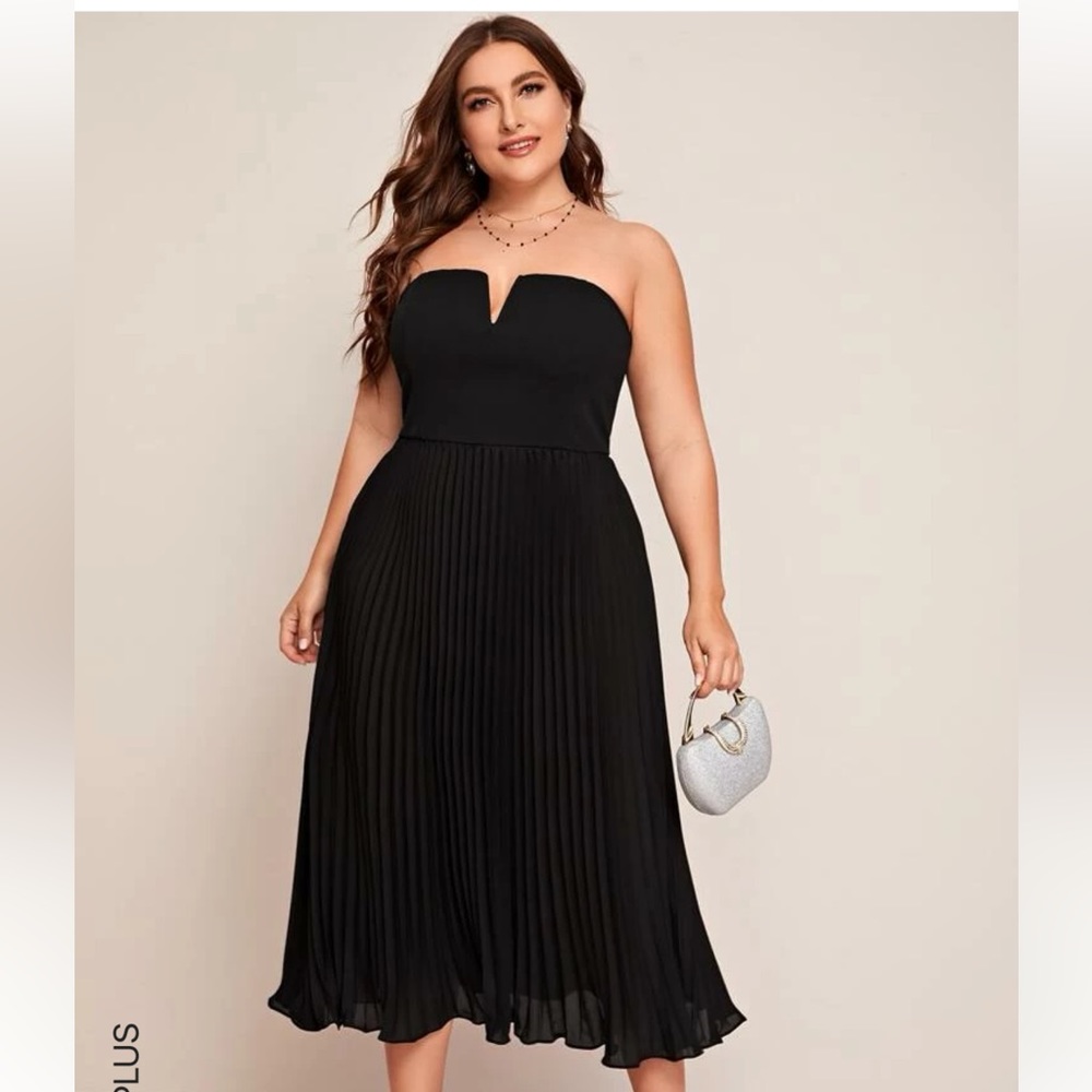 Pleated strapless dress NEVER WORN